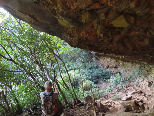 horizontal cave